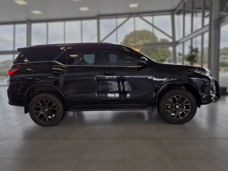 2025 Toyota Fortuner 28gd-6 4x4 Gr-s At