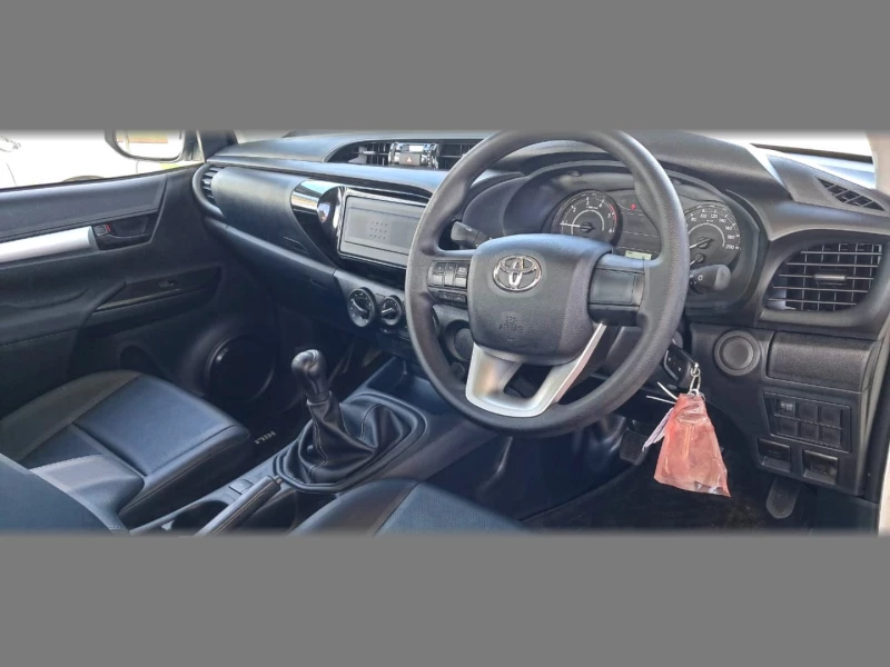 TOYOTA  HILUX SC 24 GD6 RB SR 6MT