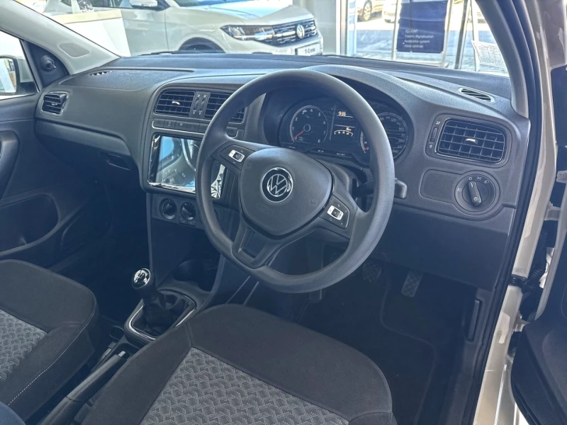 VOLKSWAGEN POLO VIVO 1.4 63KW LIFE