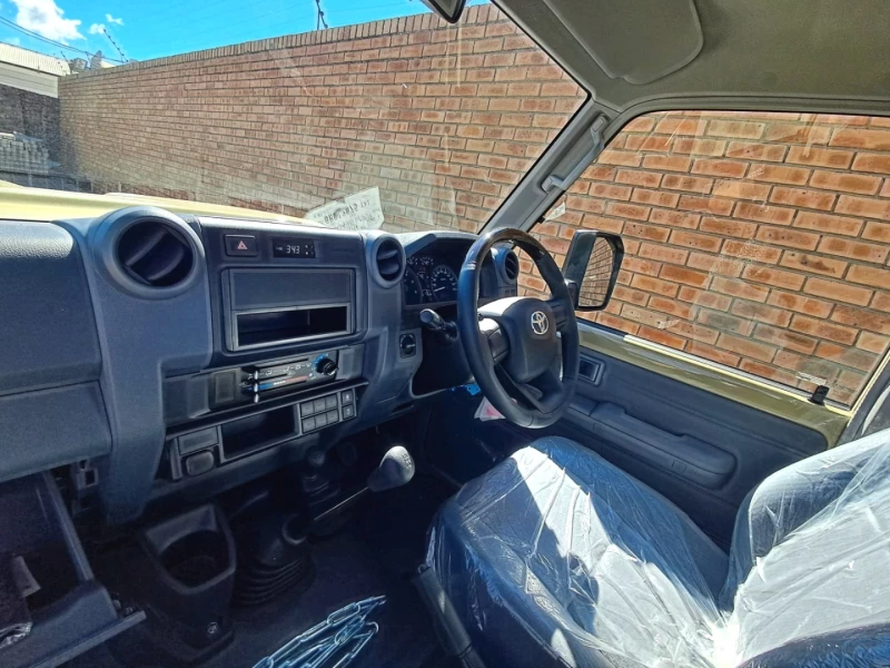 TOYOTA  LC79 28 GD-6 SC MT
