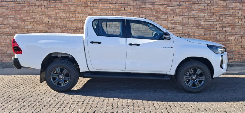 TOYOTA  HILUX DC 28 GD6 RB RAI AT