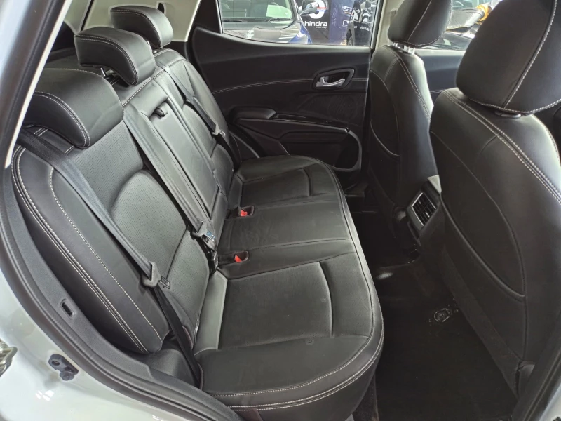 MAHINDRA XUV3X0 1.2T AX7L AT
