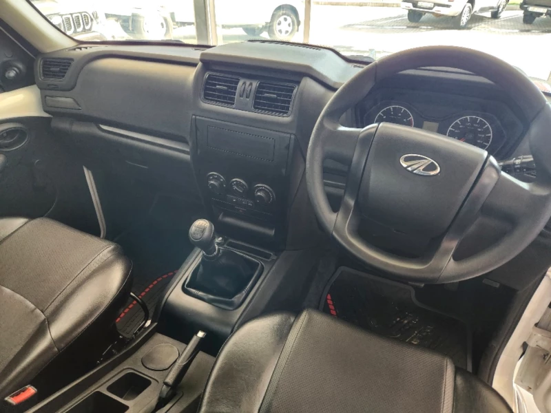 MAHINDRA PIK UP 2.2 MHAWK SC 4X2 S4 REFRESH AIRCON