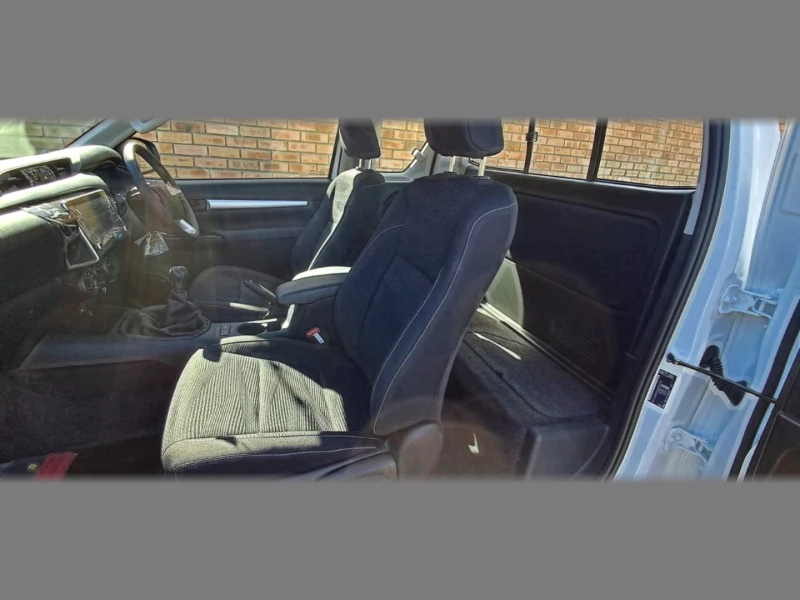 TOYOTA  HILUX XC 24 GD6 RB RAI 6MT