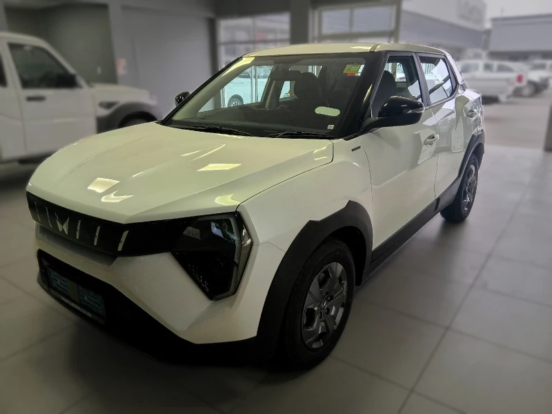 MAHINDRA XUV3X0 1.2T MX3 AT