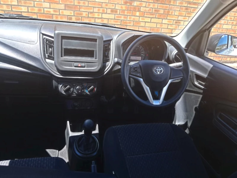 TOYOTA VITZ 10 MT 