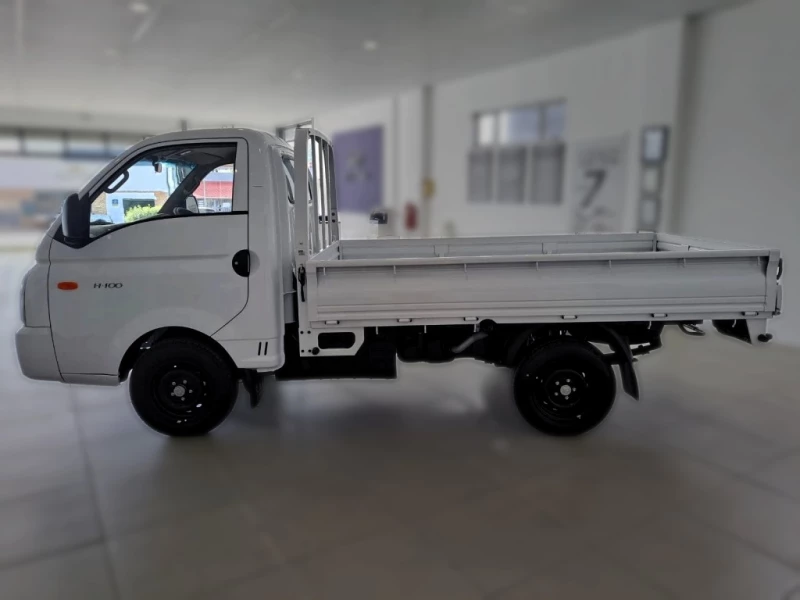 HYUNDAI H100 BAKKIE 2.6 SKD AC DECK F/L