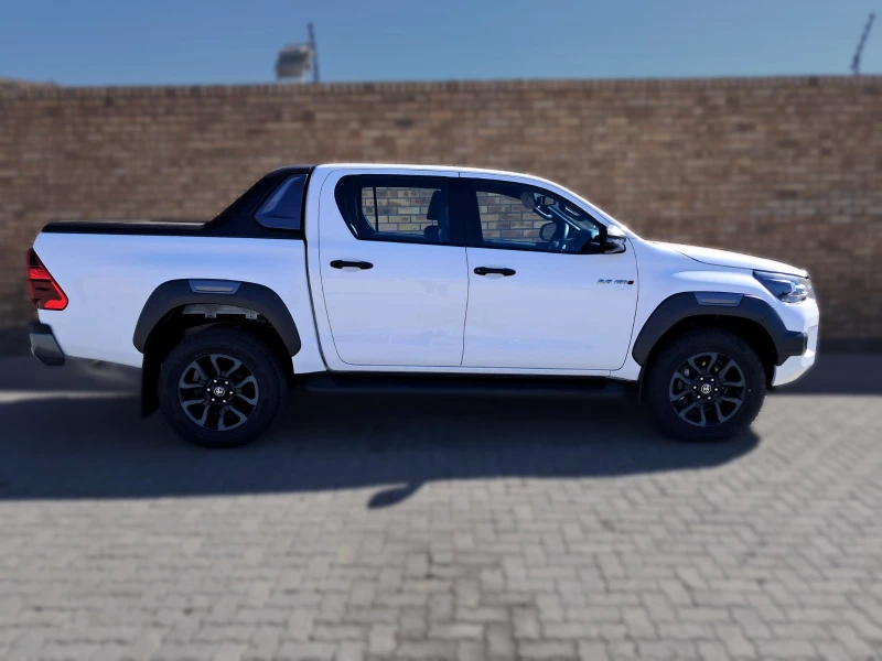 TOYOTA  HILUX DC 28 RB LDRS AT MH