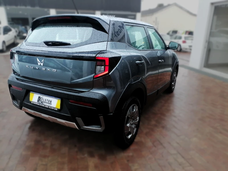2025 Mahindra Xuv3x0 1.2t Mx2 At
