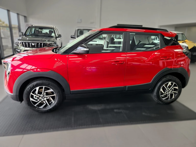 MAHINDRA XUV3X0 1.2T AX5 MT