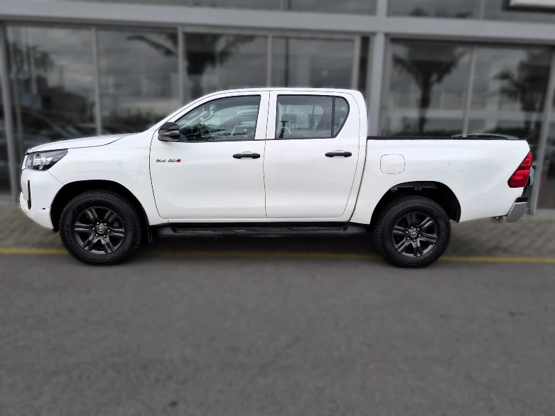 2023 Toyota Hilux Double Cab 2.4 Gd-6 4x4 Raider Mt