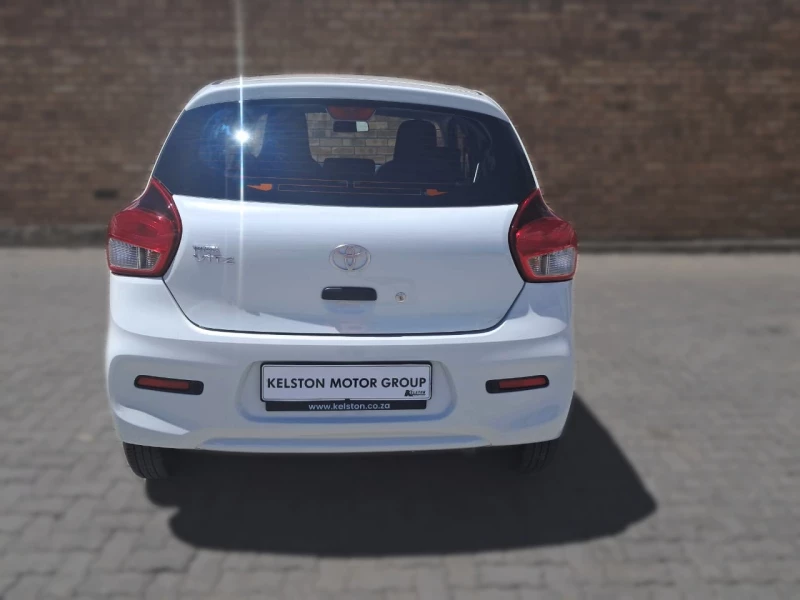 TOYOTA VITZ 10 MT 