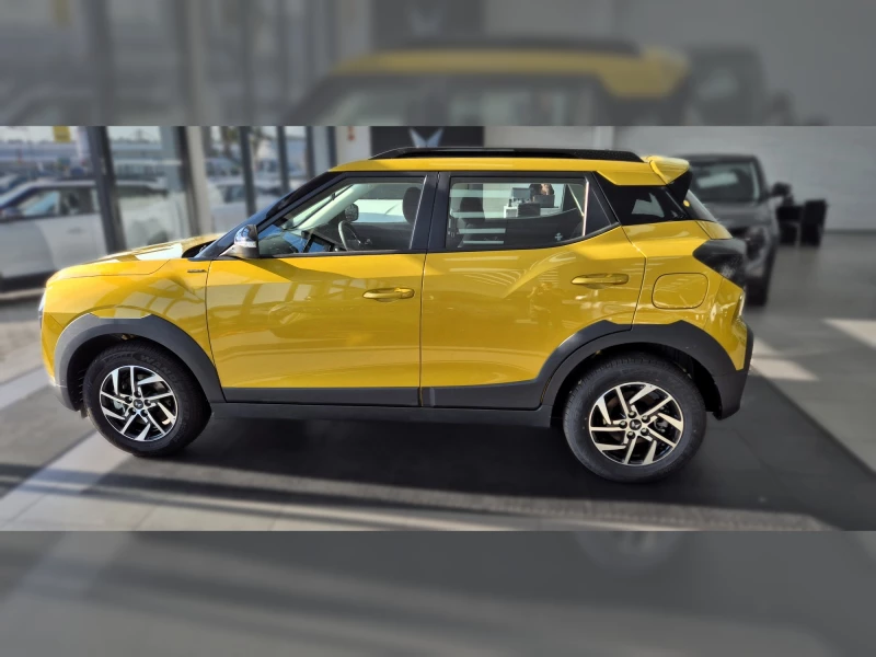 MAHINDRA XUV3X0 1.2T AX5 AT
