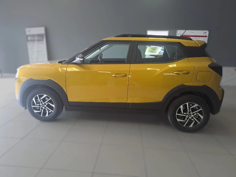MAHINDRA XUV3X0 1.2T AX5 AT