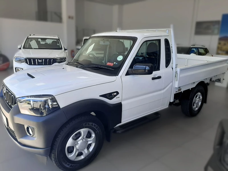 MAHINDRA PIK UP 2.2 MHAWK SC 4X2 MT S4 DROPSIDE AIRCON