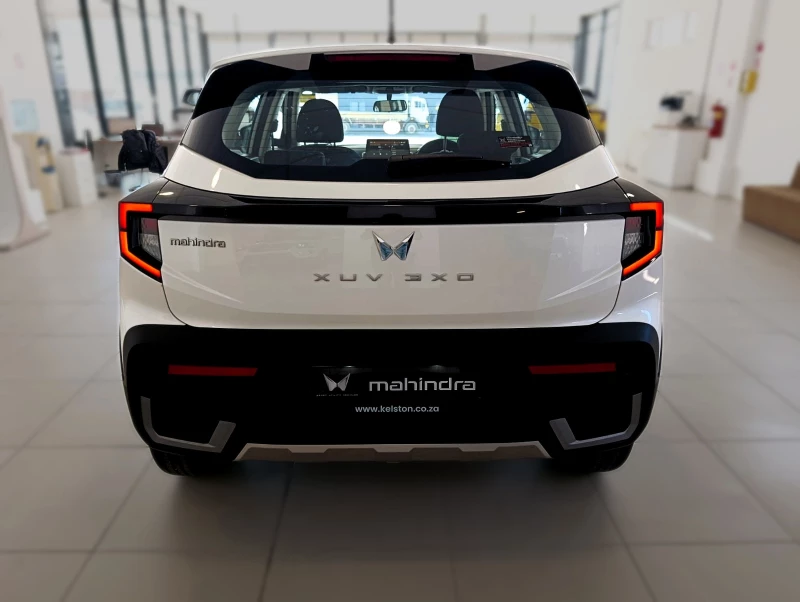 MAHINDRA XUV3X0 1.2T MX3 AT