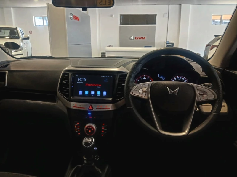 2024 Mahindra Xuv 300 W6 Petrol 1.2 Mt