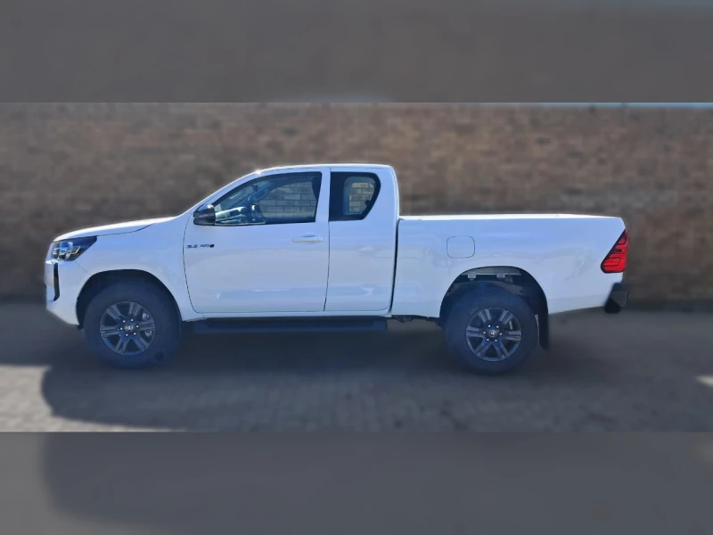 TOYOTA  HILUX XC 24 GD6 RB RAI 6MT