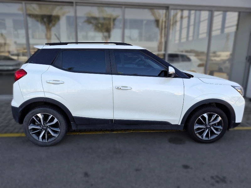 2022 Mahindra Xuv 300 15d W8