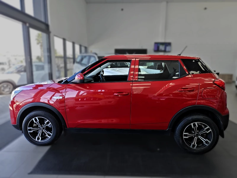 2024 Mahindra  Xuv 300 W4 Petrol 12 Mt Se