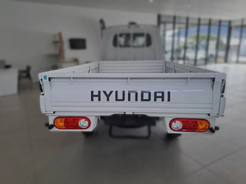 HYUNDAI H100 BAKKIE 2.6 SKD AC DECK F/L