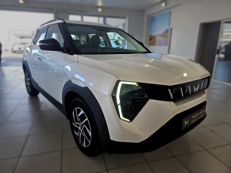 MAHINDRA XUV3X0 1.2T AX5 AT