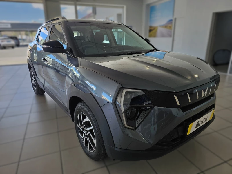 2025 Mahindra Xuv3x0 1.2t Ax5 Mt
