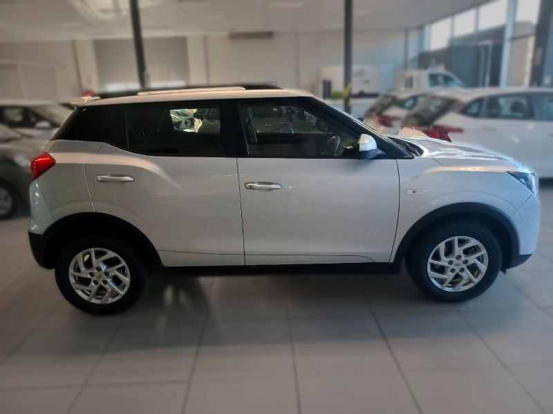 2022 Mahindra Xuv 300 W6 12t