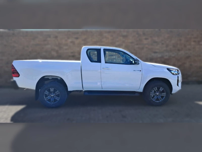TOYOTA  HILUX XC 24 GD6 RB RAI 6MT
