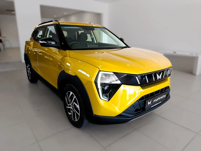 MAHINDRA XUV3X0 1.2T AX5 MT