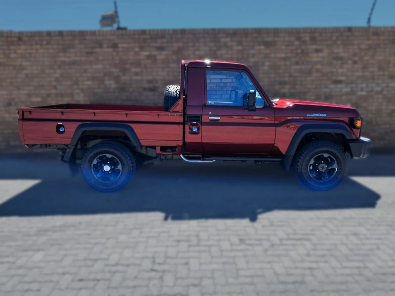 TOYOTA  LC79 28 GD-6 SC AT