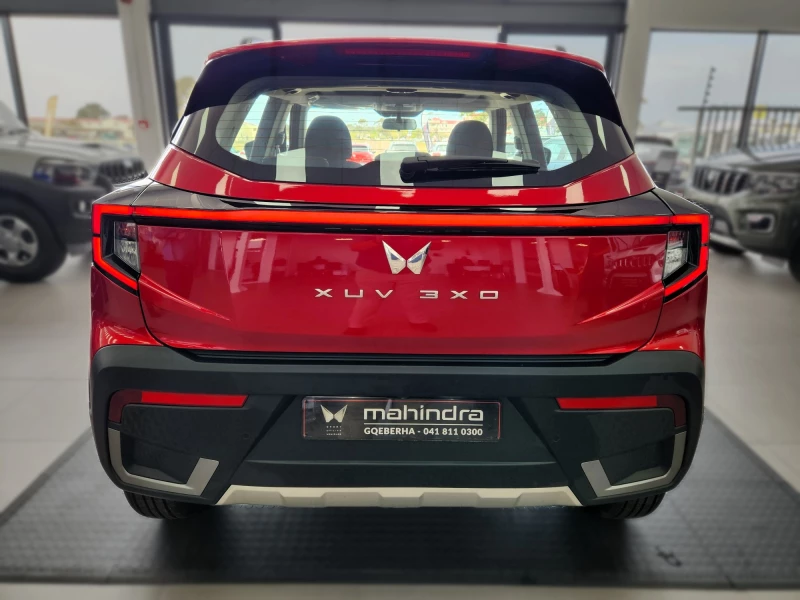 MAHINDRA XUV3X0 1.2T AX5 MT