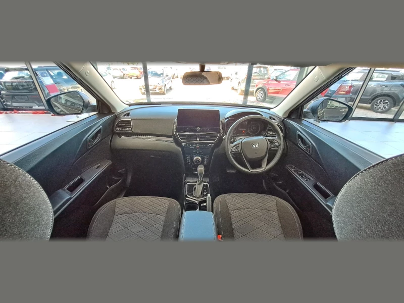 MAHINDRA XUV3X0 1.2T MX3 AT