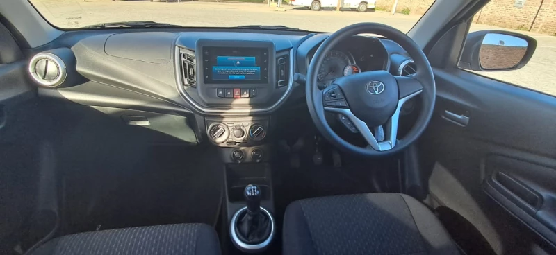 TOYOTA VITZ 1.0 XR MT