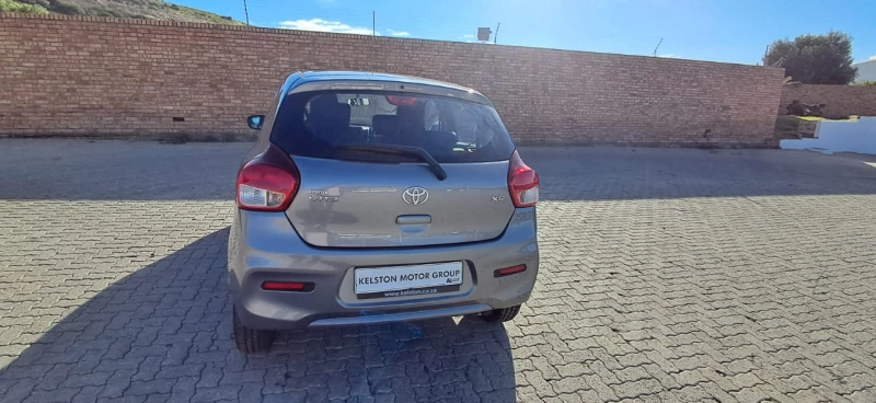 TOYOTA VITZ 1.0 XR MT