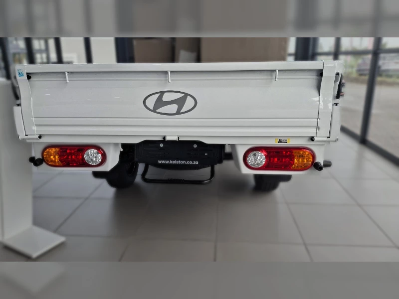 HYUNDAI H100 BAKKIE 2.6 SKD DECK F/L