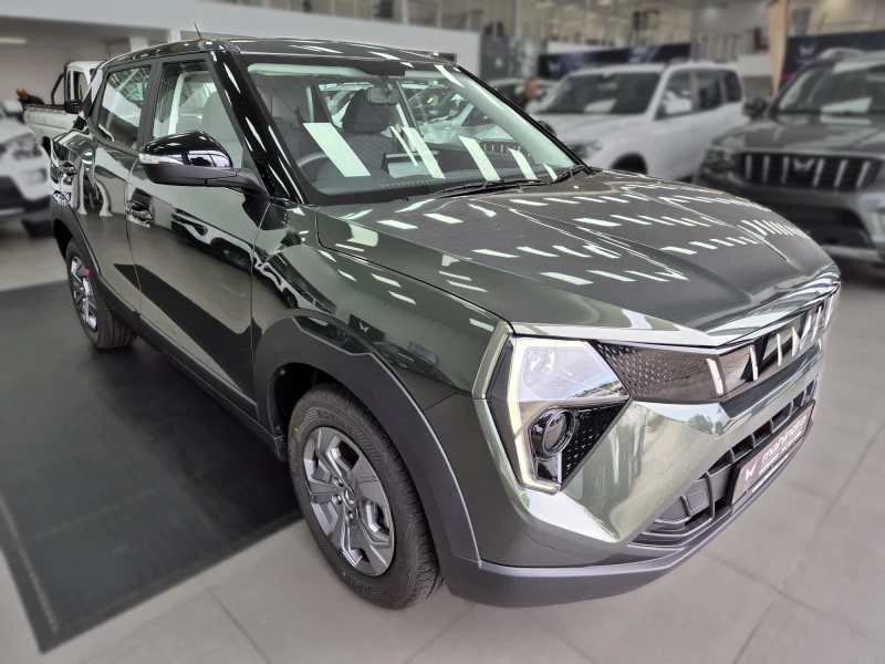 MAHINDRA XUV3X0 1.2T MX3 MT