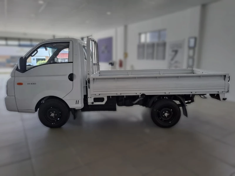 HYUNDAI H100 BAKKIE 2.6 SKD DECK F/L