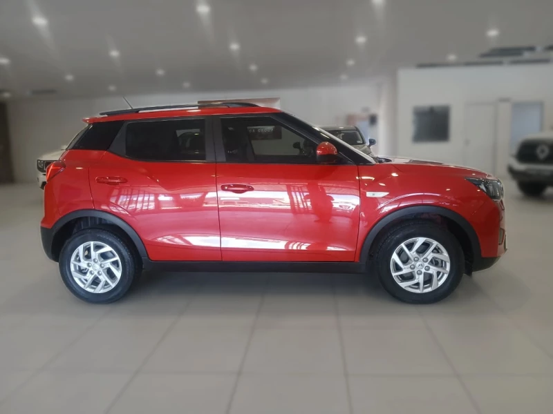 2024 Mahindra Xuv 300 W6 Petrol 1.2 Mt