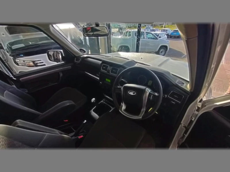 2024 Mahindra Pik Up 2.2 Mhawk Sc 4x2 Mt S6 Refresh