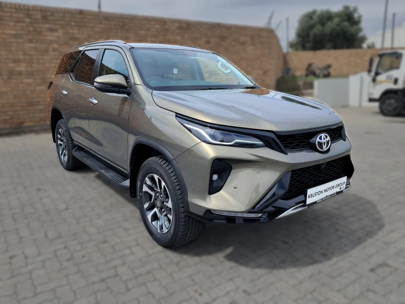 TOYOTA FORTUNER 2.4 GD-6 RB AT