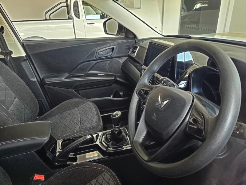 MAHINDRA XUV3X0 1.2T MX2 MT