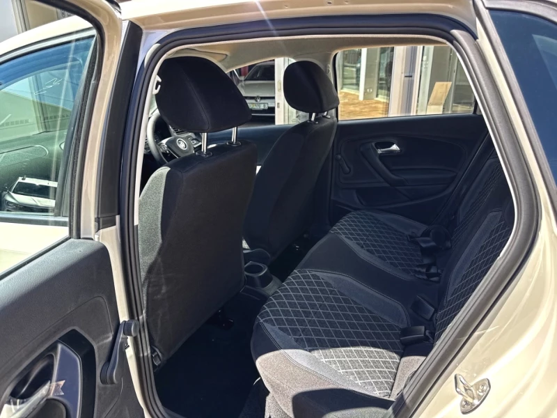 VOLKSWAGEN POLO VIVO 1.6 77KW STYLE