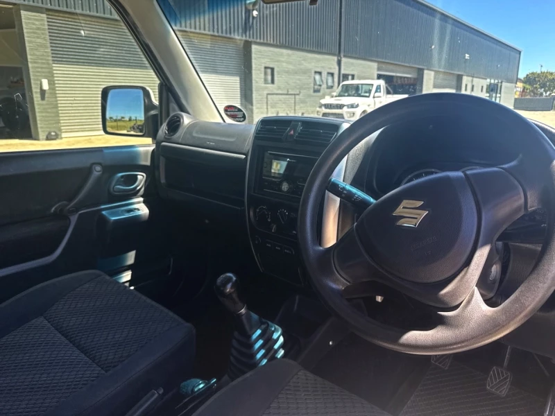 2017 SUZUKI JIMNY 13