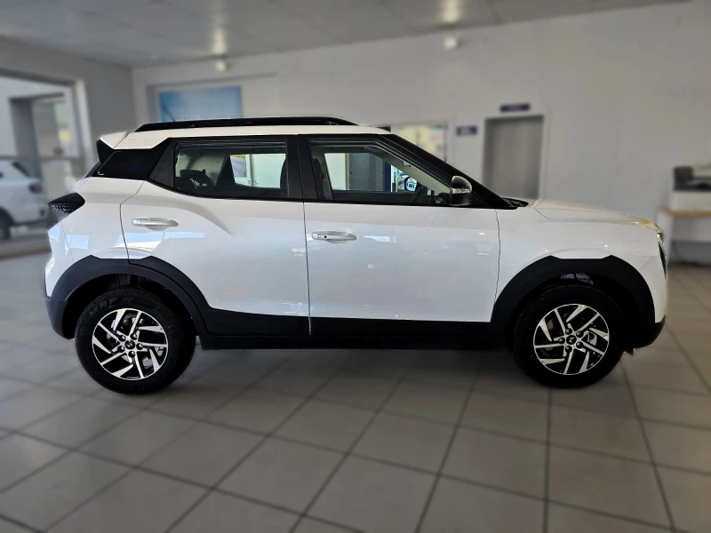 MAHINDRA XUV3X0 1.2T AX5 AT