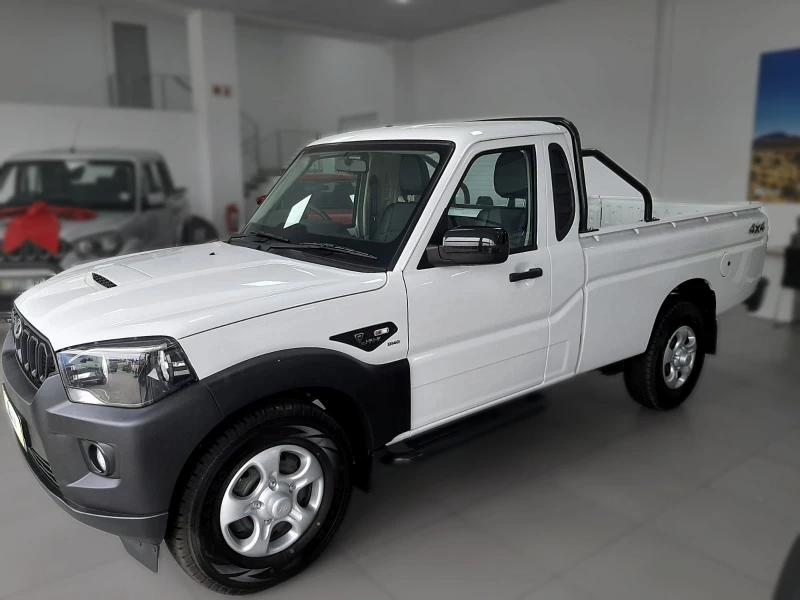 MAHINDRA PIK UP 2.2 MHAWK SC 4X4 S4 AIRCON MT