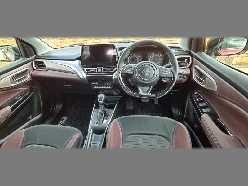 TOYOTA  STARLET CROSS 15L XR AT