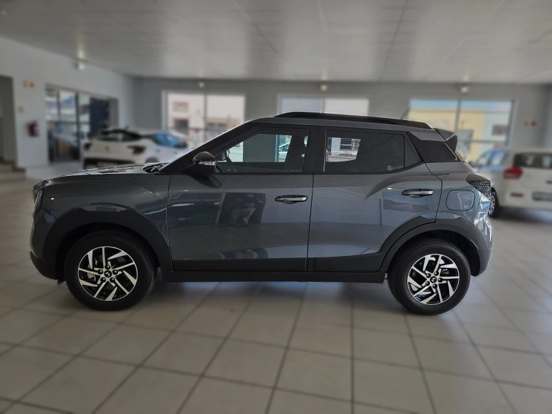 2025 Mahindra Xuv3x0 1.2t Ax5 Mt