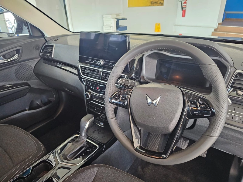 2024 Mahindra Xuv3x0 1.2t Ax5l At