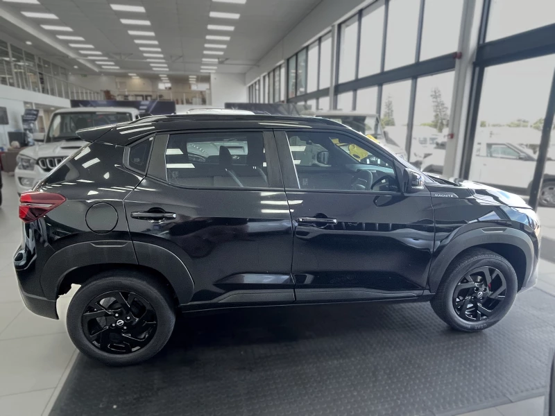 2025 Nissan Magnite Kuro 10t Cvt